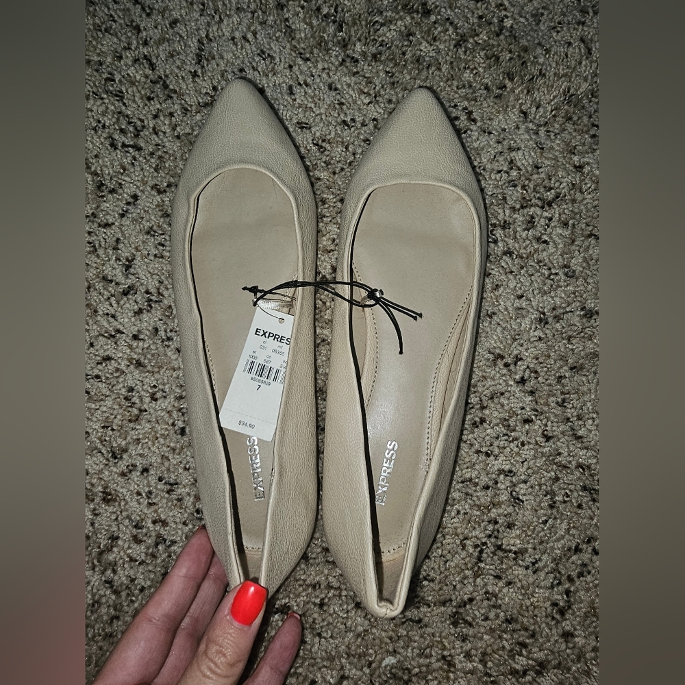 Express Women's Cream Flats